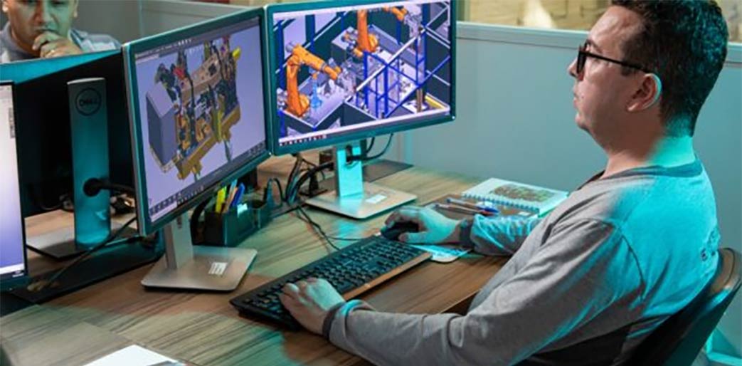 Engenheiro executando projeto 3D